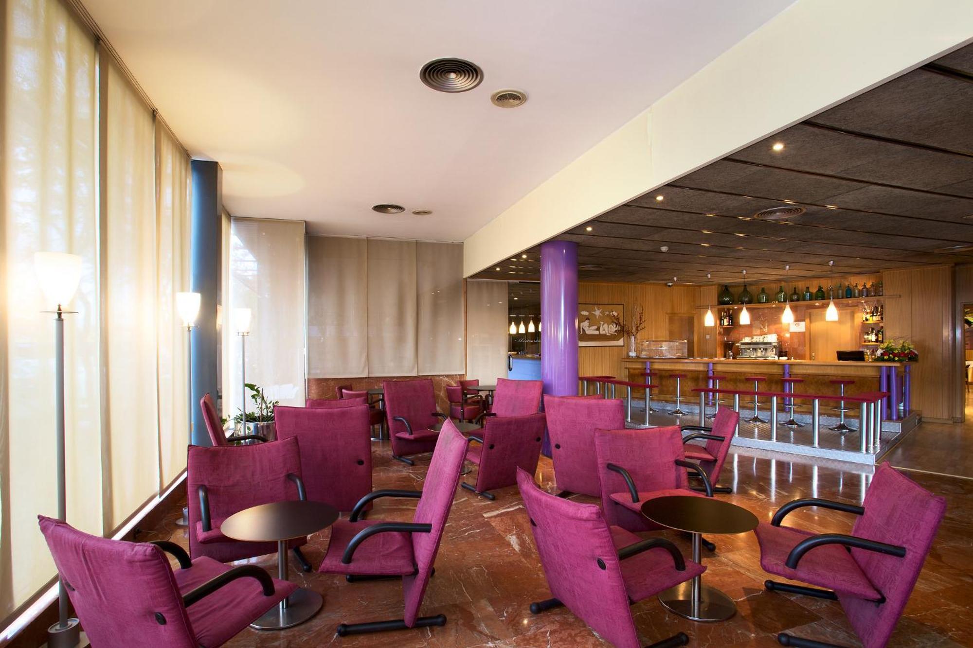 Hotel Domo فيلافرانكا ديل بينيدس المطعم الصورة