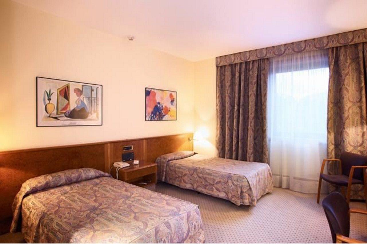 Hotel Domo فيلافرانكا ديل بينيدس المظهر الخارجي الصورة