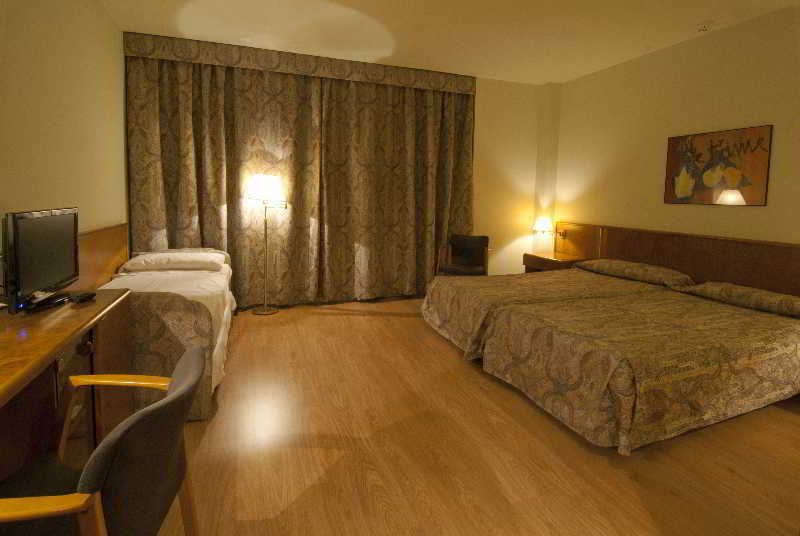 Hotel Domo فيلافرانكا ديل بينيدس المظهر الخارجي الصورة
